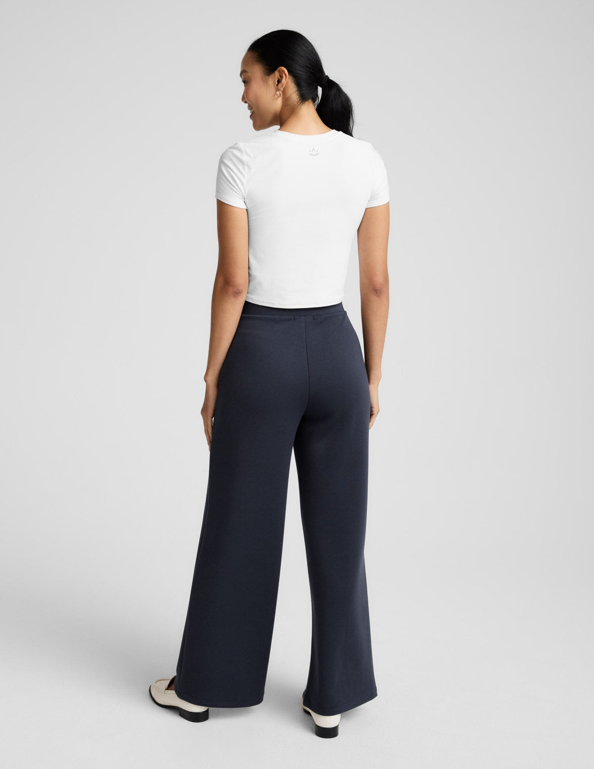 SoftSpring Wide Leg Pant 31"