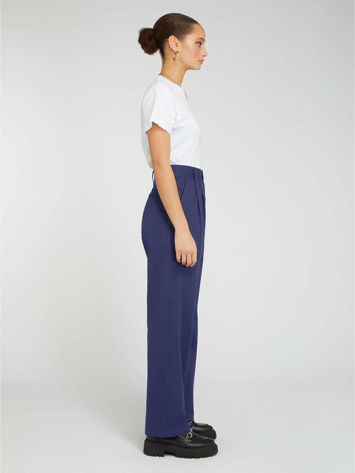 Cinnamon Relaxed Trousers in Navy