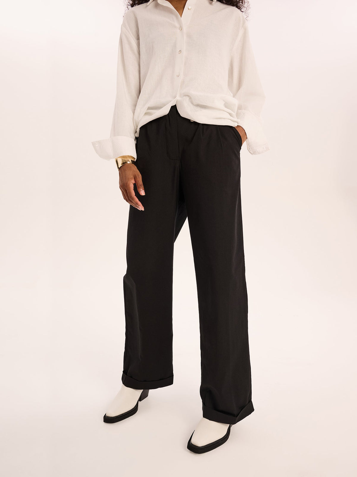 Candy Pleat Front Straight Leg Trouser in Black