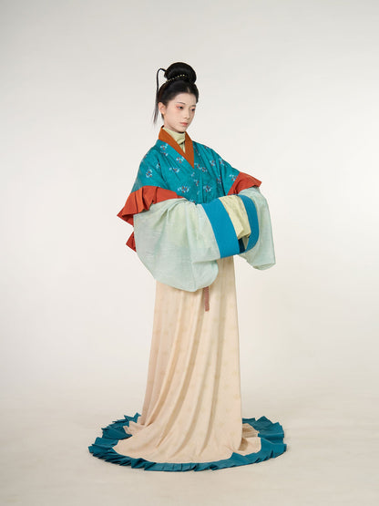 Yunyou 云游 Wandering Clouds Eastern Han Restoration Ruffled Hem Jacquard Yaolan Ru Top & Poqun Skirt Set