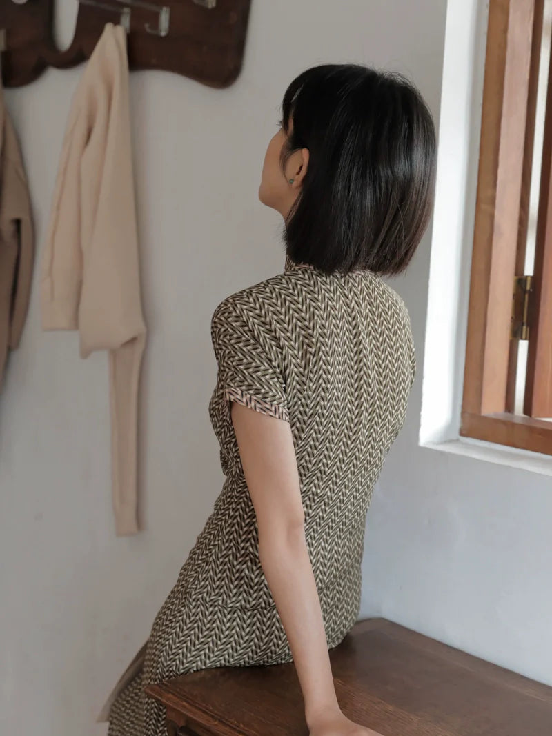 Suihe 穗禾 Wheat Stalk 1930s Art Deco Chiffon Short Sleeve Qipao