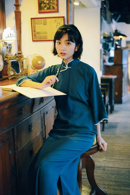 Mulan Xiang 木兰香 Magnolia Late 20s Bell Sleeve Contrast Trim Qipao