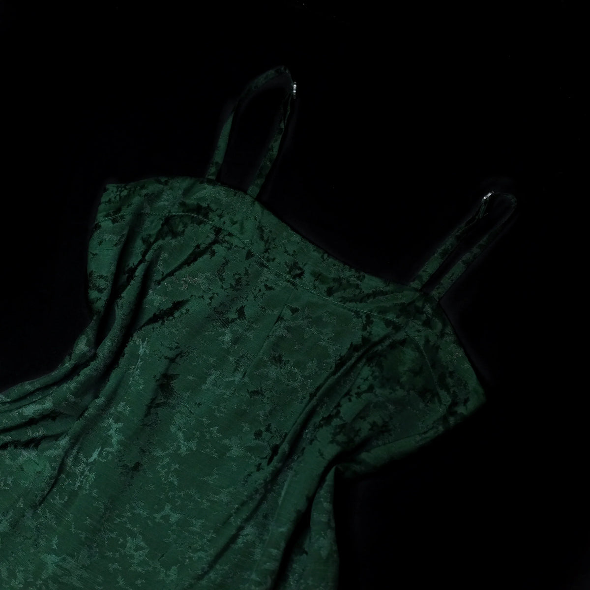 Dong Men 东门 Eastern Gate Song Dynasty Pearl Trim Moxiong Undergarment
