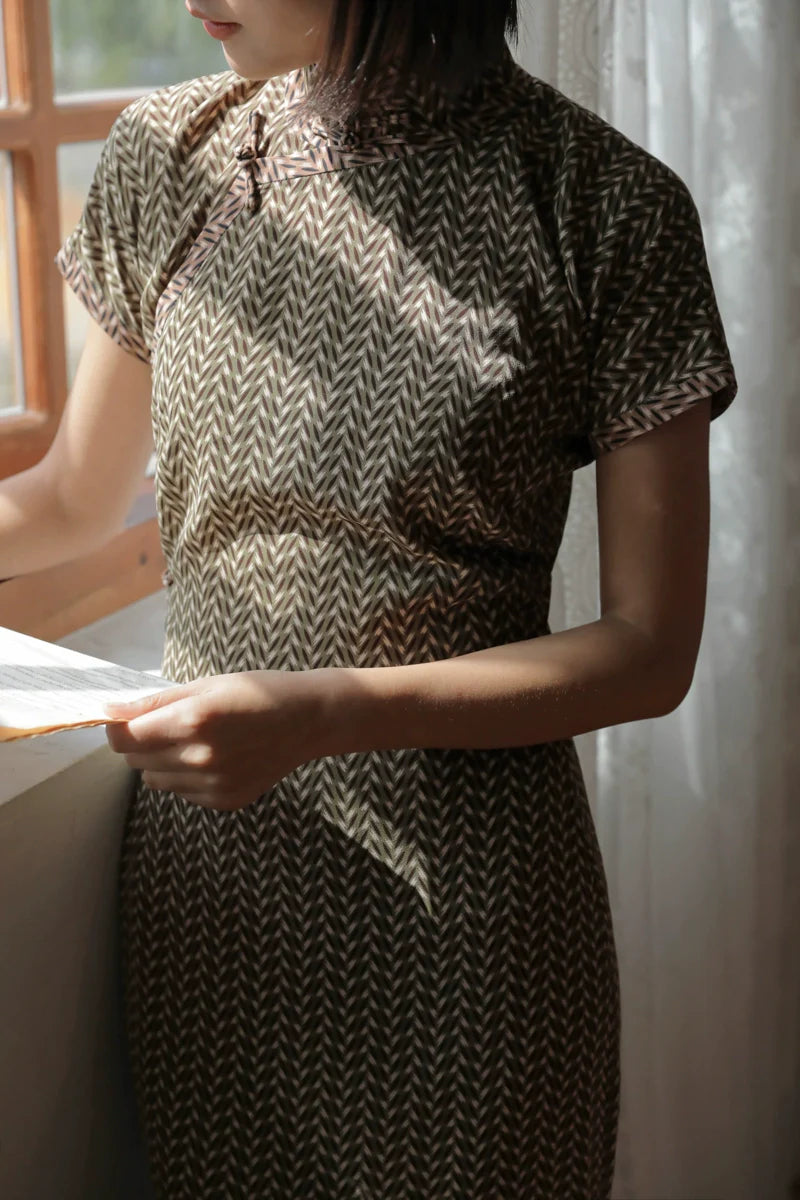 Suihe 穗禾 Wheat Stalk 1930s Art Deco Chiffon Short Sleeve Qipao