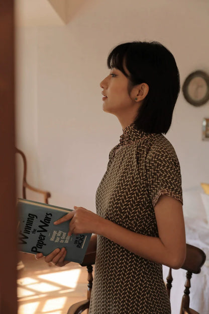 Suihe 穗禾 Wheat Stalk 1930s Art Deco Chiffon Short Sleeve Qipao