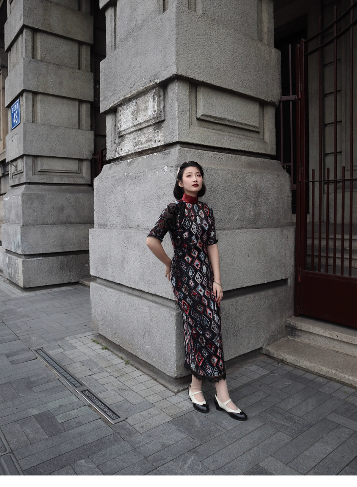 Gatsby 盖茨比 1920s Sheer Velvet Bottle Neck Qipao