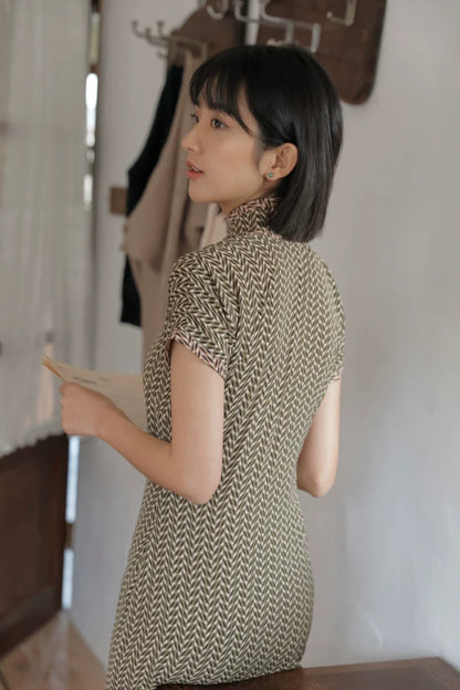 Suihe 穗禾 Wheat Stalk 1930s Art Deco Chiffon Short Sleeve Qipao
