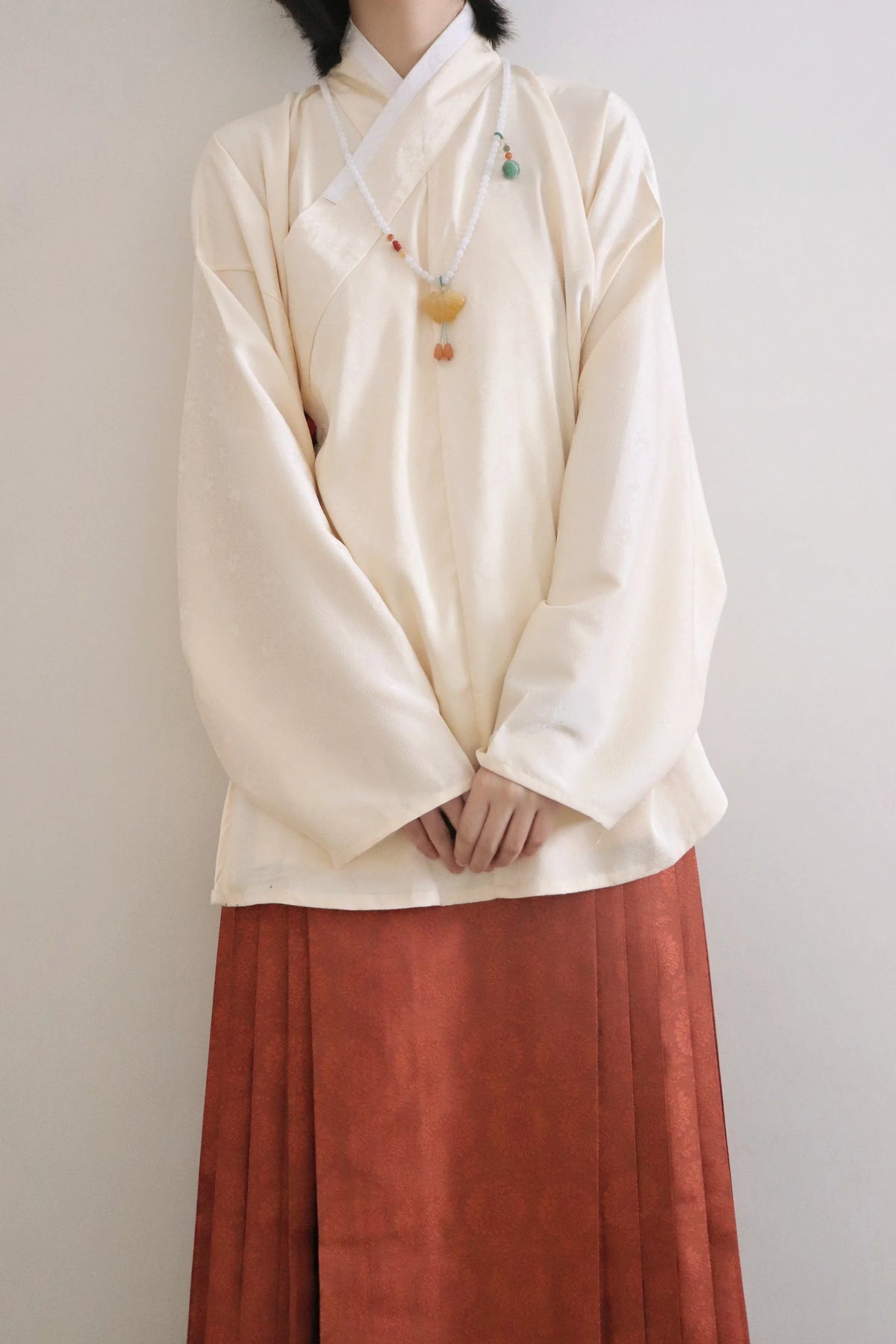 Pipa 琵琶 Lute Sleeve Middle Ming Dynasty Cross Collar Shirt