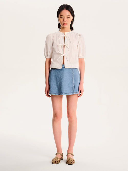 Parker Short  in Light Wash