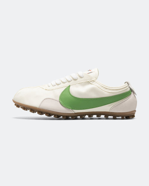 Womens Moon Shoe OG SP - Sail/Chlorophyll-Light Bone