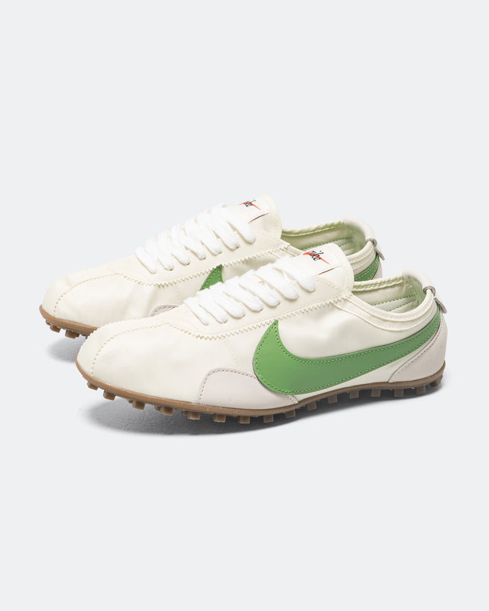 Womens Moon Shoe OG SP - Sail/Chlorophyll-Light Bone