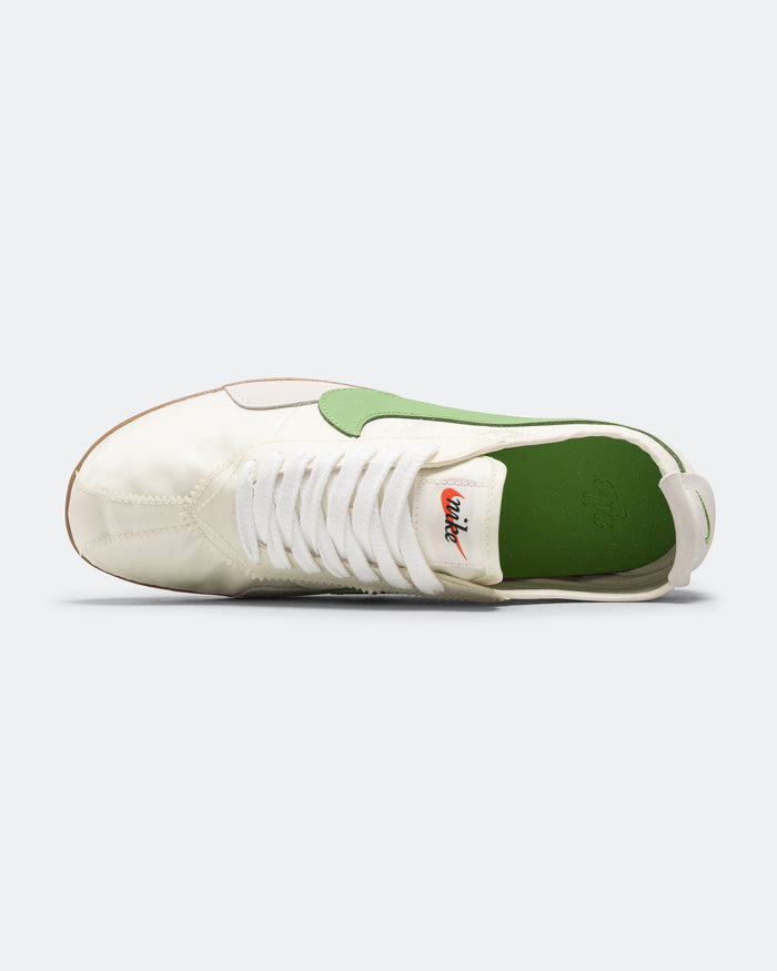 Womens Moon Shoe OG SP - Sail/Chlorophyll-Light Bone